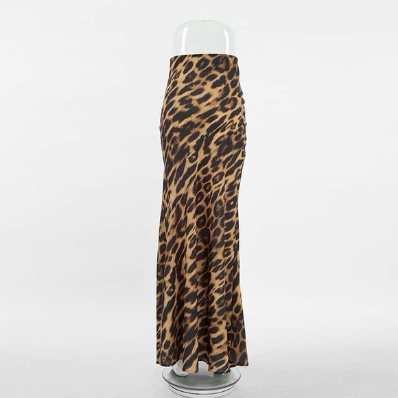 TCF Leopard Print Maxi Slip Skirt - Picture 3 of 5